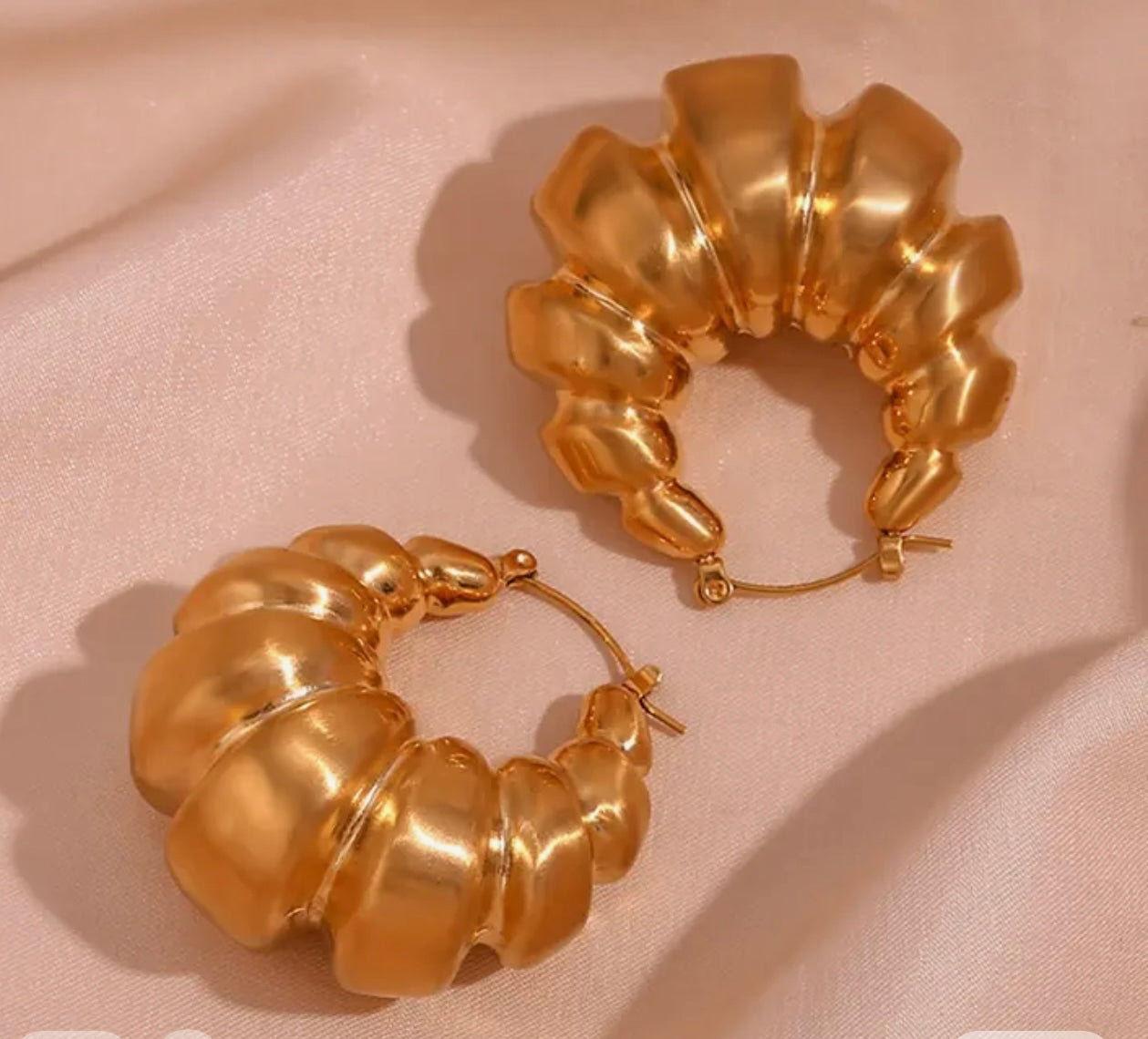 Kelly chunky gold  Hoops