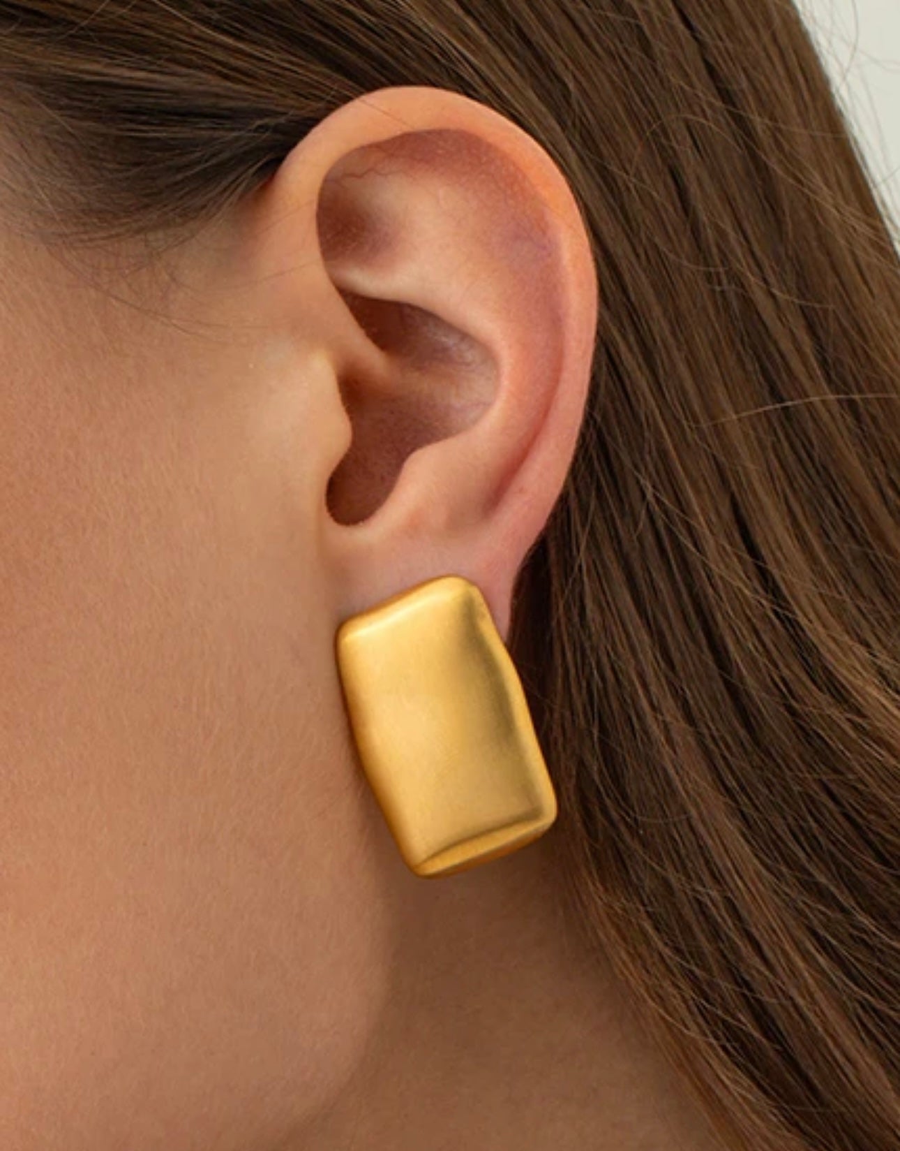 Mila Flat Rectangle Gold earrings