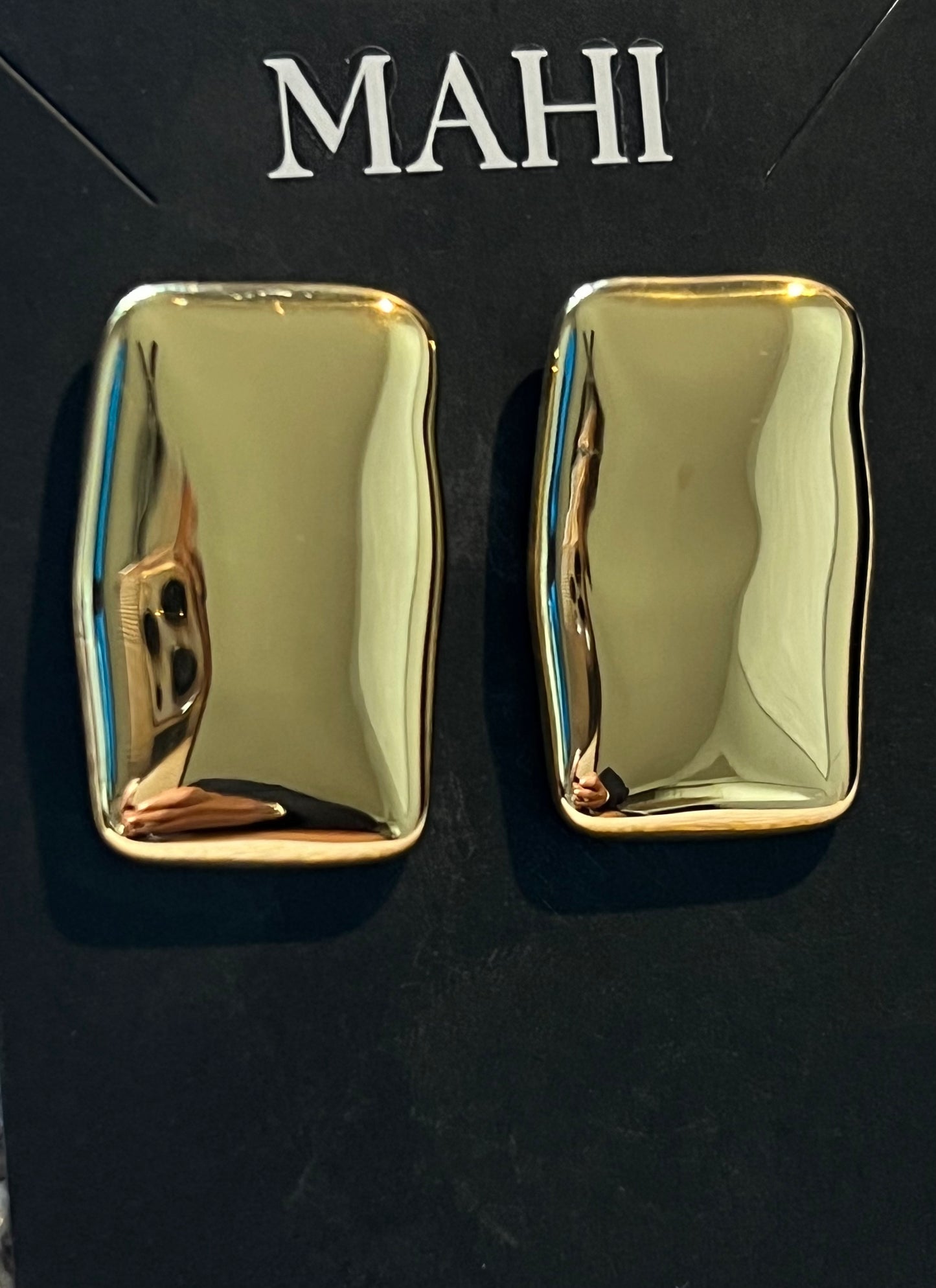 Mila Flat Rectangle Gold earrings